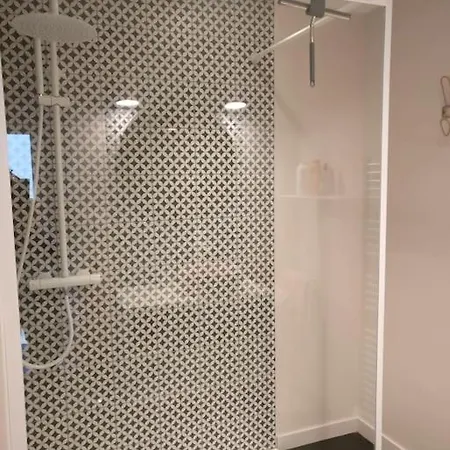 Saintval4you Maison De Charme Au Centre Avec Jardin, P 1 Voiture Gratuit *